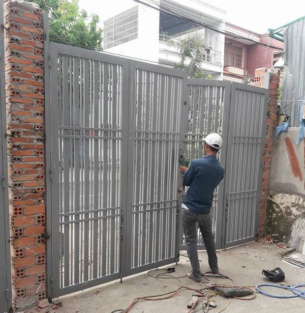 Thợ làm cổng sắt cửa sắt tại TPHCM