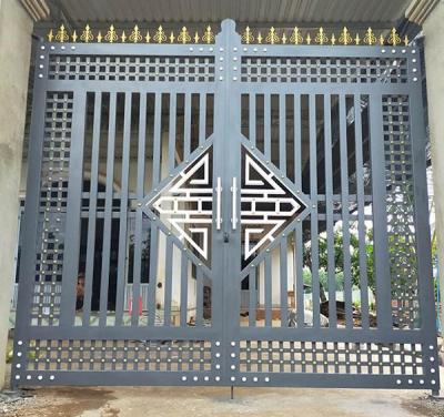 Cửa cổng sắt mỹ thuật đẹp suất sắc tại TPHCM